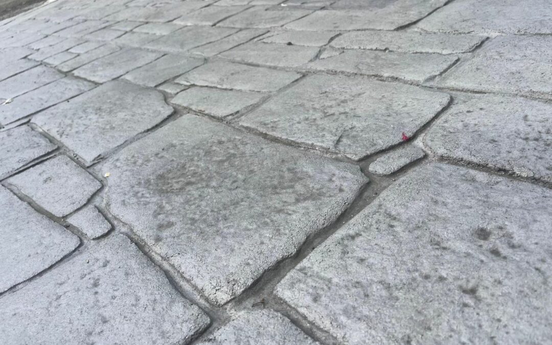 Pavimenti stampati in resina: differenze rispetto al calcestruzzo